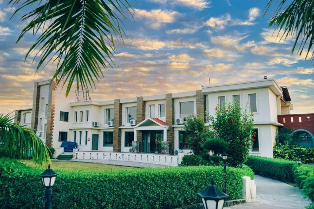 5 Senses Corbett Richness Luxuries Resort ! Destination Wedding & Corporate Events รามนาการ์ ภายนอก รูปภาพ